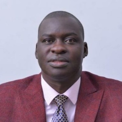 Dr. Johnes Obungoloch